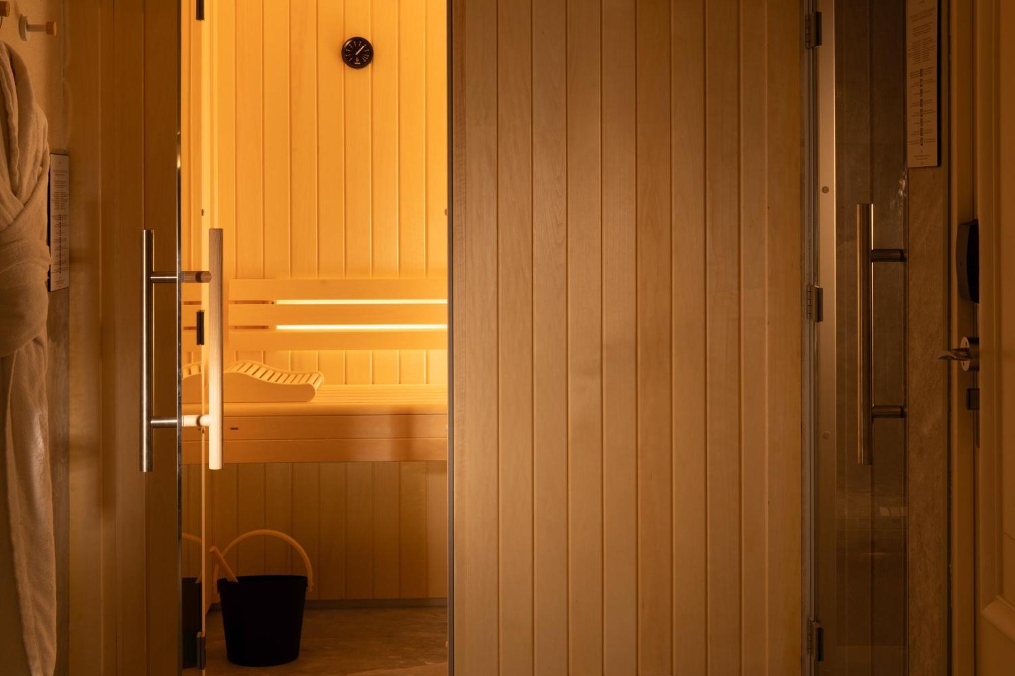 Hotel Le Lavoisier & Spa Париж Екстериор снимка